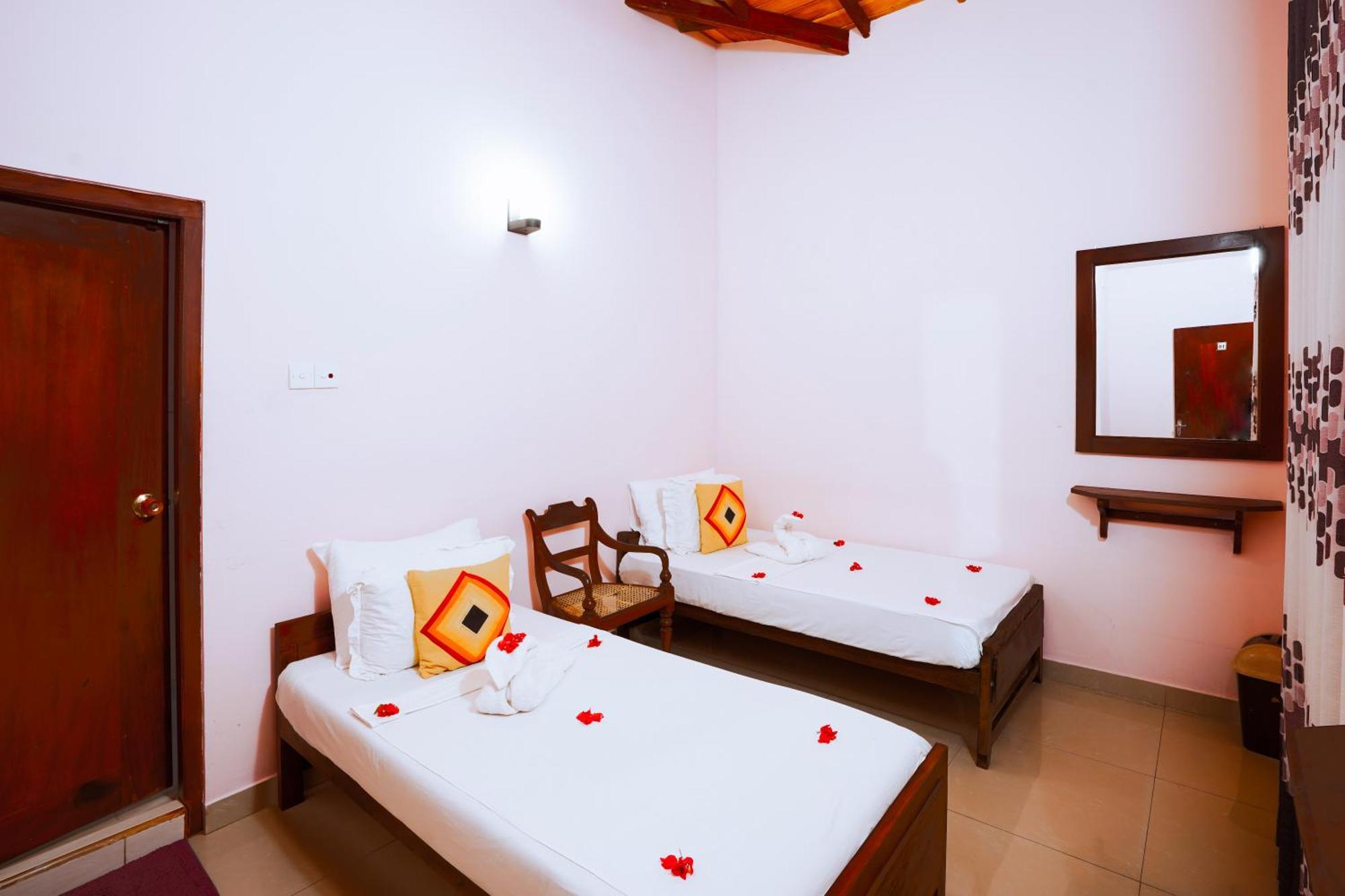 Frangipani Motel Galle Ngoại thất bức ảnh