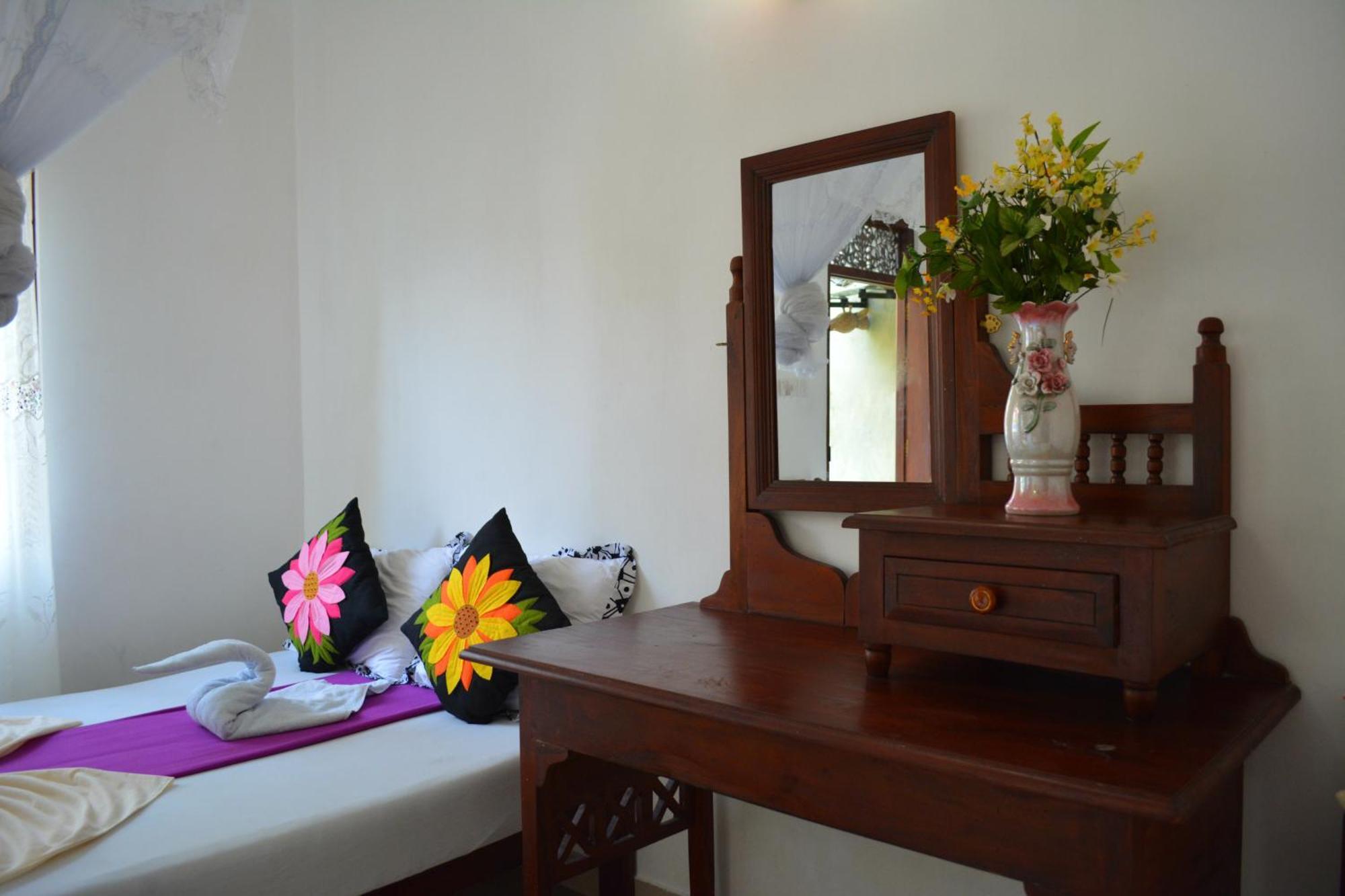 Frangipani Motel Galle Phòng bức ảnh